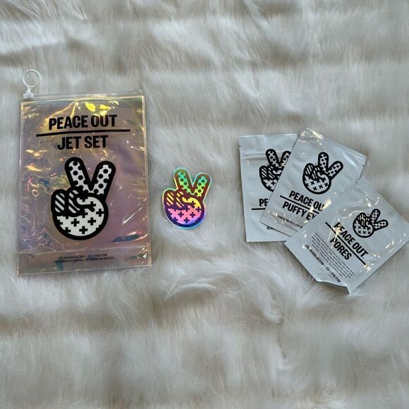 Peace Out Jet Set - Picture 4 of 6